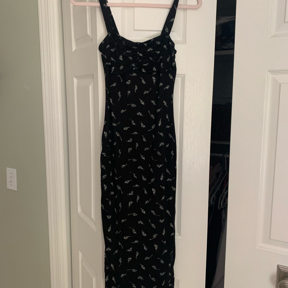 bilabong slip dress. size small. material is stretchy.